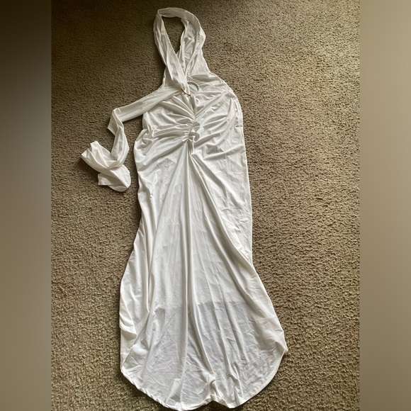 Halfheart Show Back White Tail Dress - Picture 4 of 5